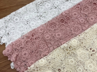 Vải Cotton Thêu Nhiều Màu